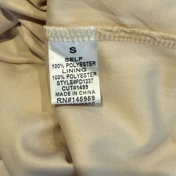 NWT Elegant Ivory Lace Backless  Mini Dress. Small - Picture 6 of 6